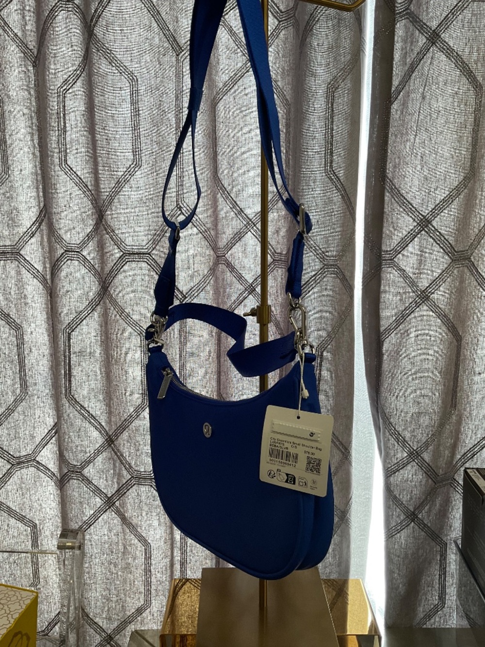 Lululemon City Essentials Small Shoulder Bag 3L in Beach Ball Blue/Silver - Picture 6 of 6